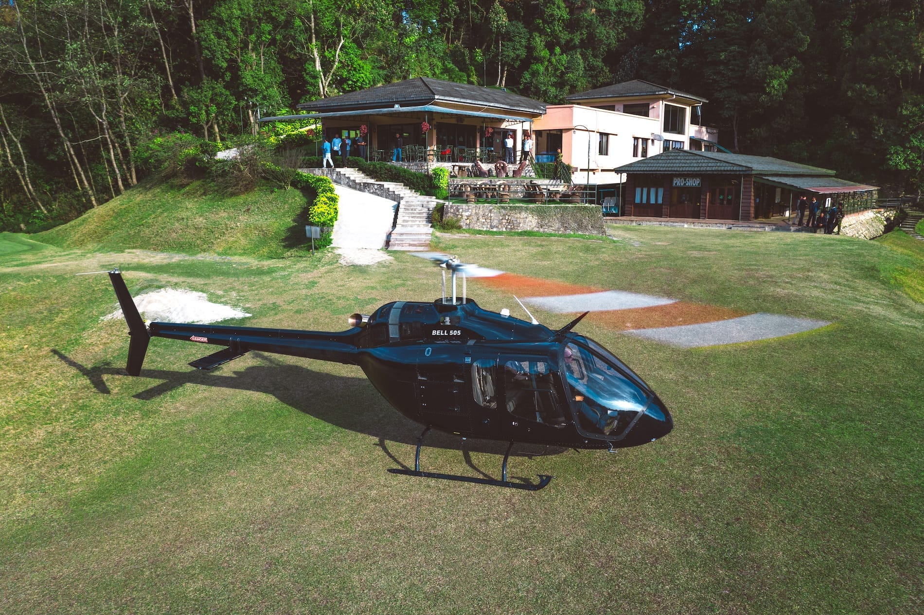 Web_Hero-Bell 505 en Nepal 31